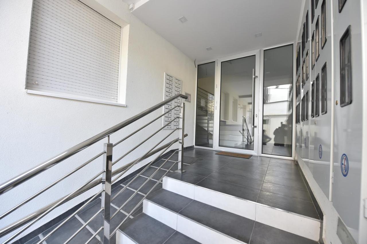 Apartment Sinisa With Garage Novi Sad Dış mekan fotoğraf