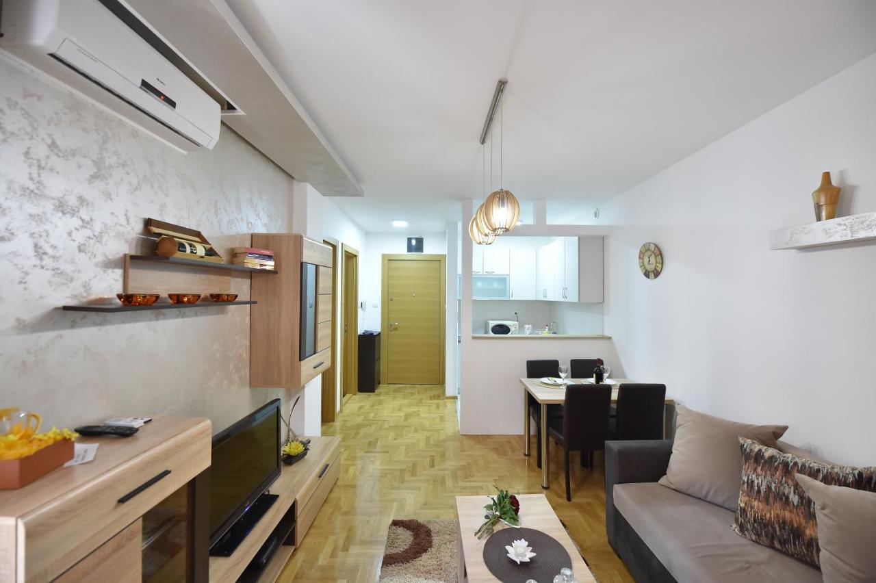Apartment Sinisa With Garage Novi Sad Dış mekan fotoğraf